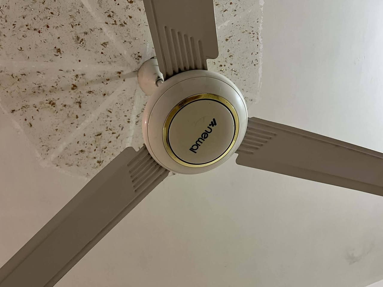 مكيف ومروحات كلش نظيفات


**إذا كنت صاحب هذا الإعلان وتريد حذفه لأي سبب، رجاءا أرسل رسالة إلى الدعم الفني**