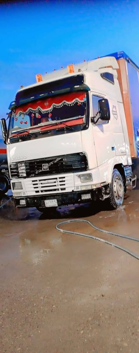 إسلام وعليكم للبيع فالفو شخاطه موديل 2000 محرك محدث 2002 شرط گير شاصي محرك اگسل شرط  رقم بصره السعر 90 وبيها مجال بس الشراي يتصل ***********
