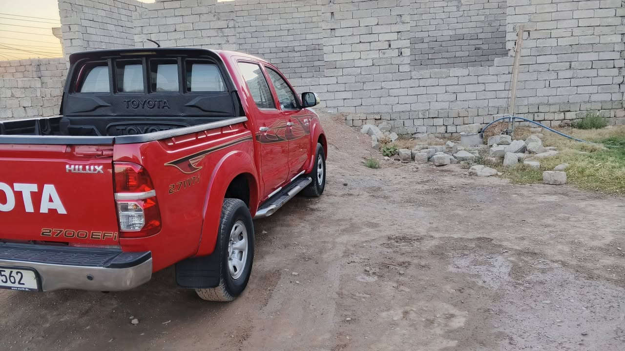 السلام عليكم عندي بيكم هايلوكس فور ويل موديل 2010 بيها صبغ اربع قطع المحرك بيه نفخ رقمها شمالي شرط التحويل مراوس أو بيع تفاصيل أكثر اتصل عرقم 
***********كورك
***********زين
