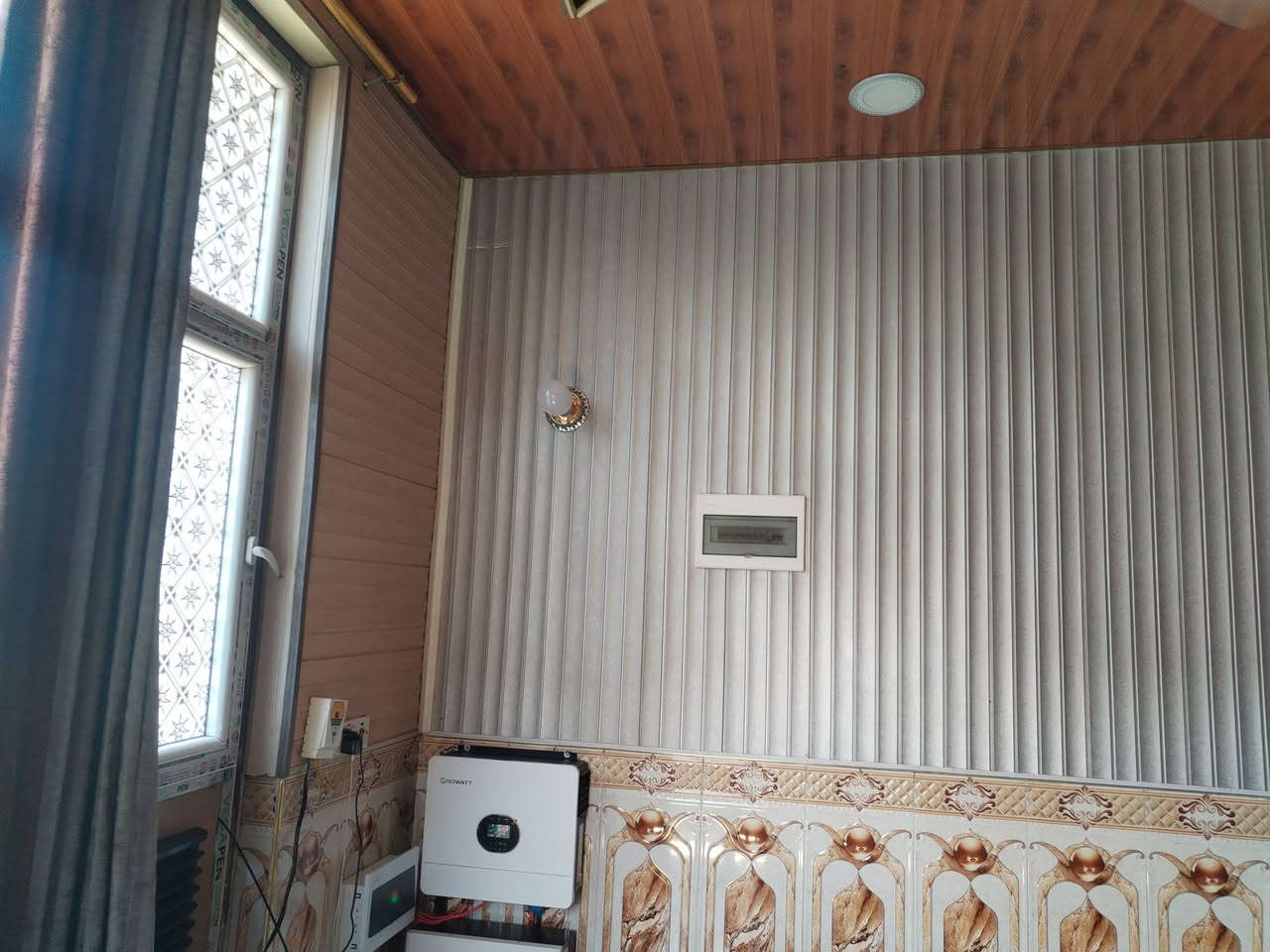 السلام عليكم مشتمل للبيع حي الناصريه مساحه ١٦١ متر بناء حديث مشتمل حلو مرابع اول شارع حي الناصريه قرب أسواق ماما اشتريلي السعر مناسب ٨٠ بي مجال بسيط اللاستفسار اتصال *********** مراجعه مكتب النوارس ***********
