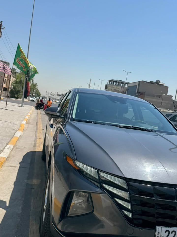 السلام عليكم 
توسان 23. 
سنويه هزه جديده 
بيها تبديل بنيد 
جاملغات اجزاء صبغ 
بيها باب الصدر والوراه 
فقط كلير بدون حادث او تعديل 
 بدون ارباك شاصي مكفول لغد مكفول 
السياره جاهزه على اخر حبايه 
السعر160  بيها مجال 
*********** 
***********
