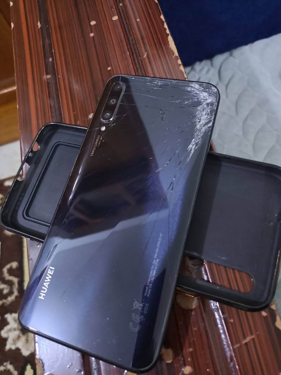 السلام عليكم هونر واي ٩ اس الجهاز نضيف فقط كامره اماميه عاطله والضهر مفطر الجهاز اصلي وما مفتوح وشحنه كلش حلو بل صرف ذاكره ١٢٨ عشوائية ٦ مال دراسة سعره ٧٠ الف عنواني حله مركز ***********
