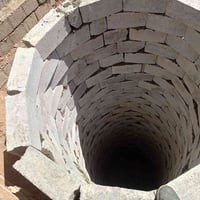 يوجد حفر منهولات حفر وبناء وصب حسب الاتفاق كم متر تريد نحفر بسعر مناسب...