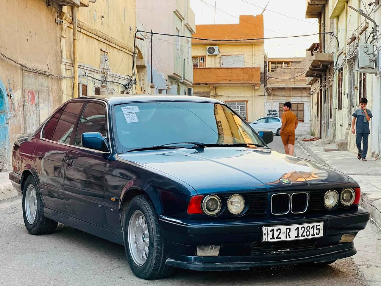 ‏BMW 520  كير عادي 
1992 اصل وفصل
تبريد ثلج
كابون  بانزين 
كبس 
كشنات جلد
سنويه جديده 
كير عادي 
جوم كهرب
تدفئه شغاله
تايرات جدد 4 
طخم + دسكات جدد
كير شرط 
محرك شرط 
كهربائيات كله شرط شغال 
زنون عالي يسوي ليل نهار 
غرفه جلد  
شرط وكاله وتحويل 
السعر 48 ورقه وبيها مجال 
موصل حي الوحده
***********
