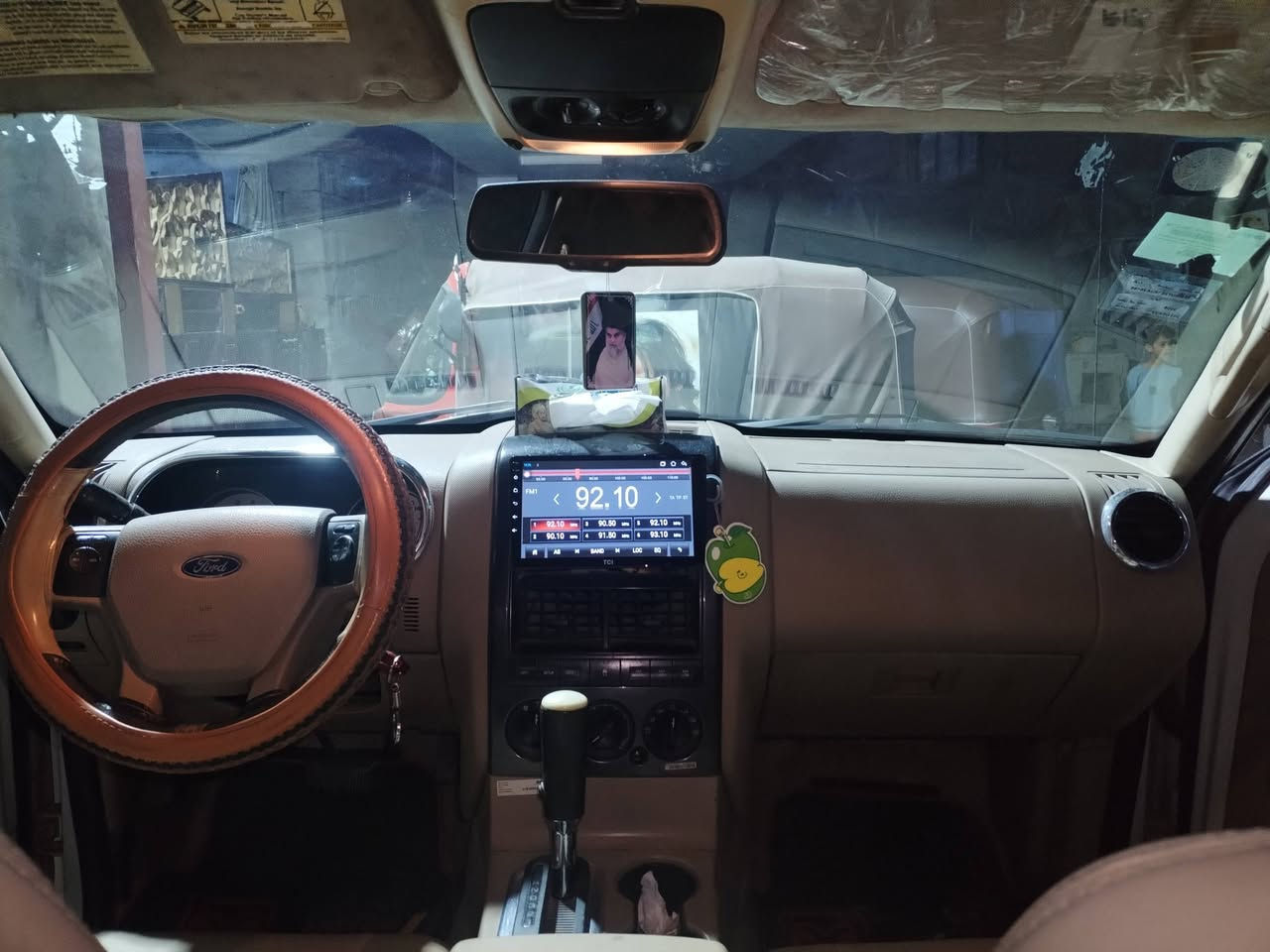 السلام عليكم سياره نوع فورت اكس بلور 2008 مكفوله كير محرك تبريد تدفه شغال تغم تاير رقم انكليزي بغداد مشروع وطني ابسمي ثاني يوم تحويل سنويه لاغايت واحد وتلاثين العنوان الأمين الثانيه رقم الهاتف *********** السعر 110 وبيه مجال
