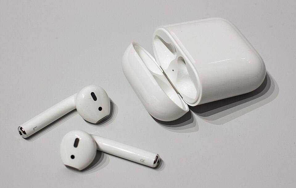 #زبائننا_الكرام_توفرت_داخل_المعرض 
#سماعات_آيربودز(AirPods) #بماركات_مختلفة 
________________________________________
#البيع  يكون بالتقسيط لمدة 10 اشهر وبدون مقدمة  لمنتسبي وزارة الداخلية. 
#ويتوفر داخل المركز أيضا .

#اجهزة كهربائية - #أجهزة منزلية #أثات  
#أجهزة تبريد وتكيف 
#موبايلات - #أجهزة الكترونية

#العنوان/ خدمي الكفاءات / مقابل مستشفى الزهراء التعليمي 

#للاستفسار الاتصال بنا على الارقام التالية
***********
***********
