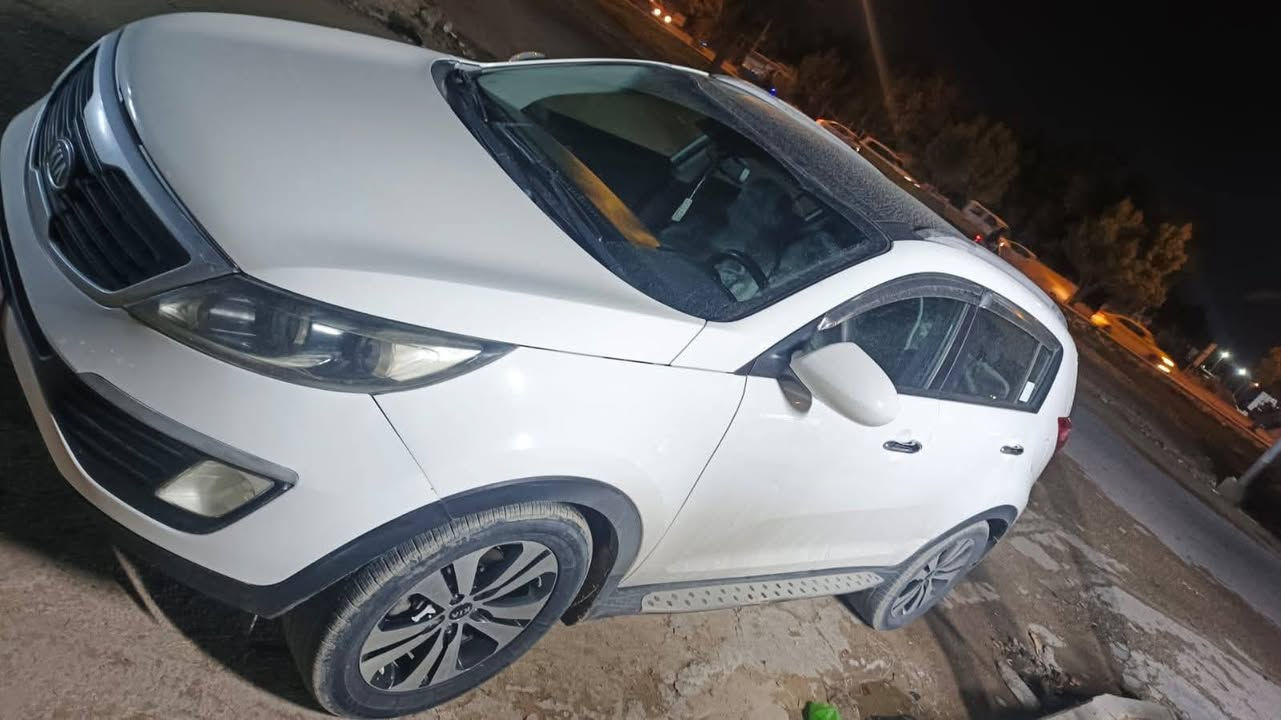 سلام عليكم
كيه سبورتج موديل 2012 اربيل 
بيه بنيد صبغ سعر 125موكلف بل نشر 
المكان النجف 
الاتصال عل رقم تالي ***********
