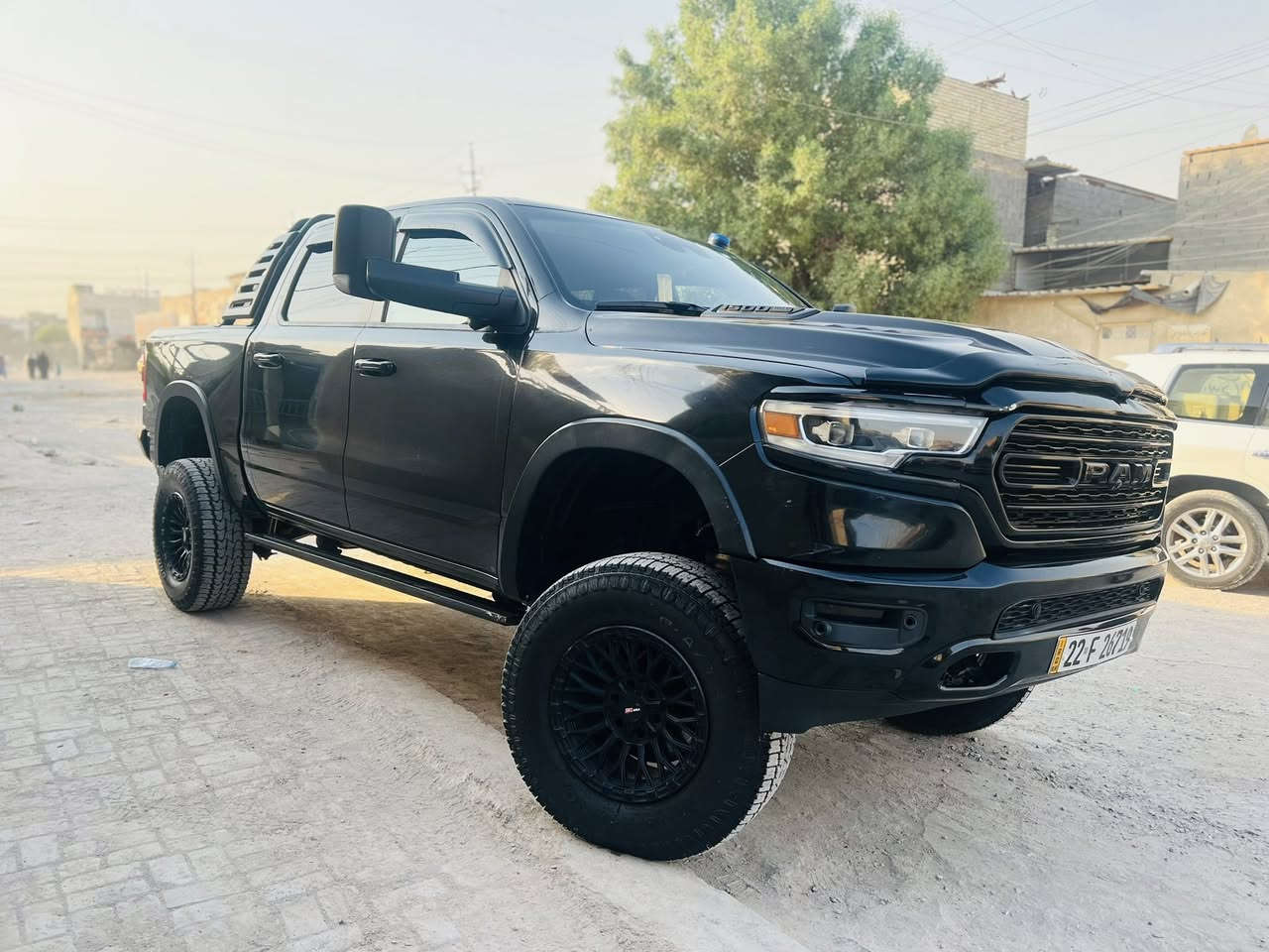 بيع مستعجل بيع مستعجل 

رام 2021 لمتتد 
فول  موصفات 
سعرها 348 بيها مجال بسيط 

باب طويل بدي قصير 

الكاميرا الخلفية
سقف بانورامي
مستشعر وقوف
تدفئة المقاعد
تبريد المقاعد
مرايا جانبية كهربائية
حساس المطر
مراقبة النقطة العميا
التعرف على إشارات المرور
مقاعد كهربائية
المصابيح الأمامية ليد
عرض المعلومات على الزجاج الامامي
مقاعد تدليك
التشغيل عن بعد
شاحن لاسلكي
كشافات ضباب
تحذير مغادرة المسار
التحكم الإلكتروني في الثبات
مثبت السرعة التكيفي
خطوات جانبية
الضو العالي التلقائي

مكاني بغداد 

*********** 

بيع فقط
