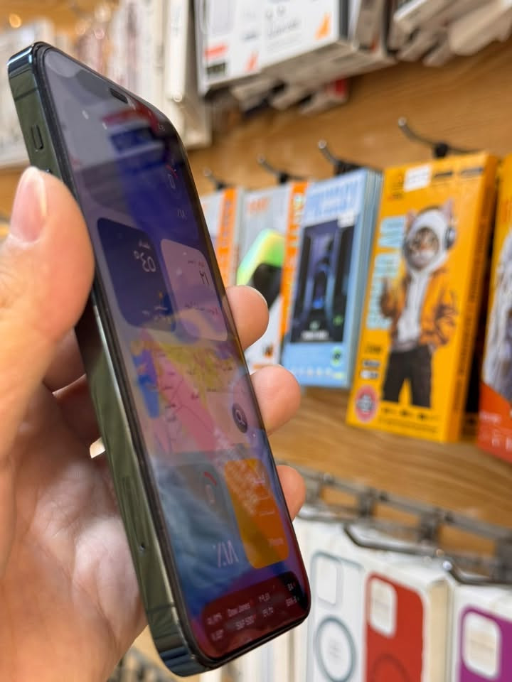 📱 عرض خاص | iPhone 12 Pro
الموديل: iPhone 12 Pro
 المساحة: 128 جيجابايت
 الحالة: مستبدل شاشة فقط (الجهاز بحالة ممتازة)
 السعر: 350,000 دينار
📍 العنوان:
حي الزهور - سنتر دانيال (قرب سيدتي الجميلة)
📞 للتواصل والاستفسار:
***********
