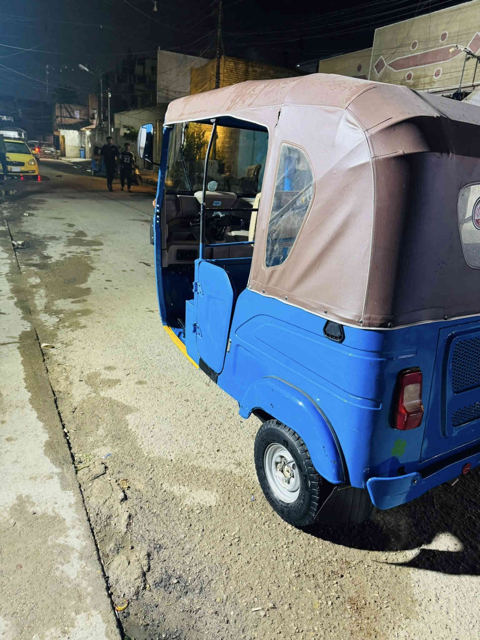 سلام عليكم تكتك البيع واحد 21شهر دعش مكفوله تكتك من عده هاي البارد الذاكره بل مقطع مكينه ما مفتوحه لا توس معمره ولا بيه حار ولا زبغ مكاني بغداد شهداء العبيدي سعره8وربع بيه مجال وهاذ رقمي ***********
