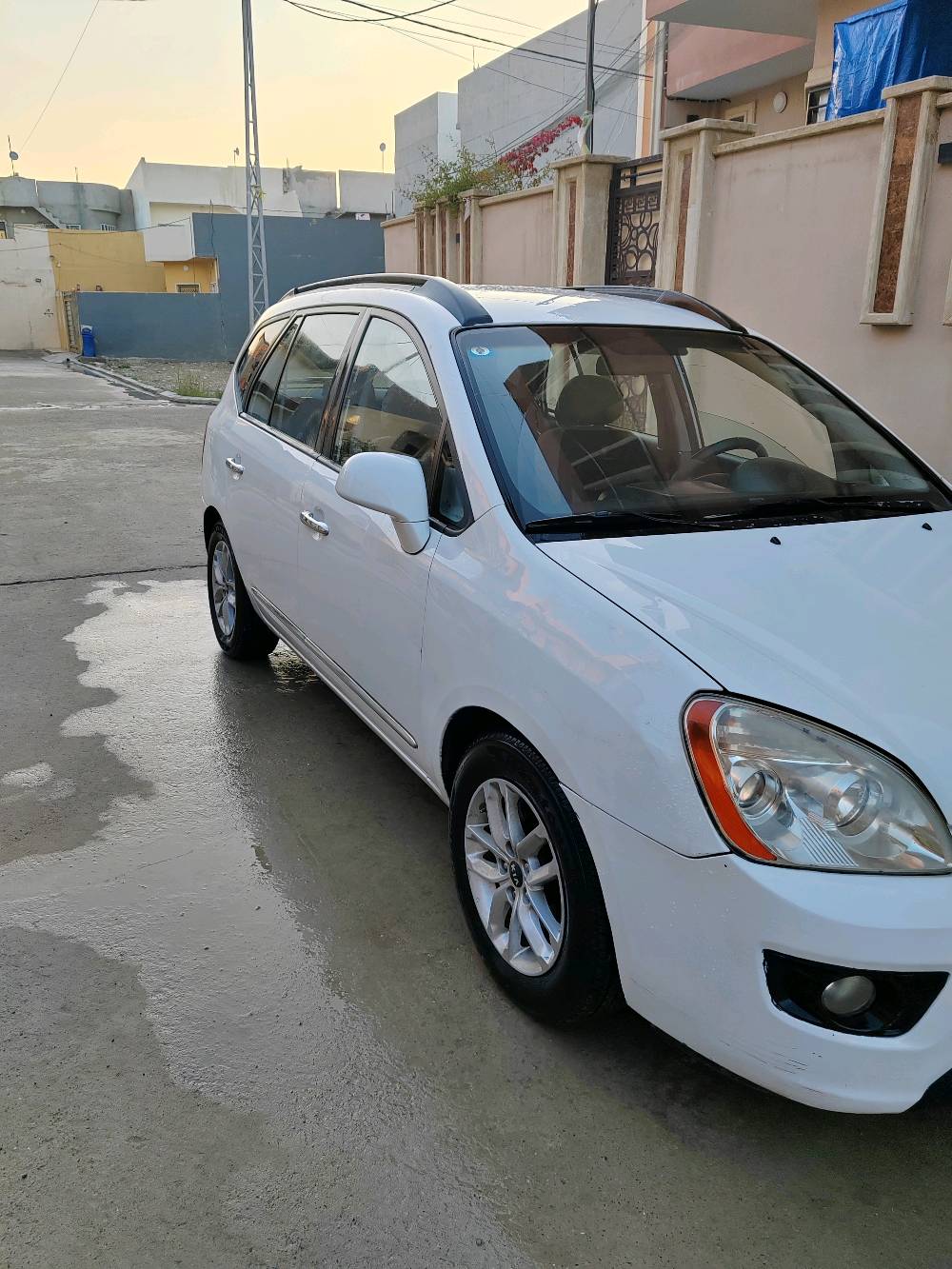 السلام عليكم ورحمة الله وبركاته
بيع او مراوس ب ريو موديل ٢٠٢٠ وفوك
المراوس حسب القناعه 
كيا روندو 2008
محرك6 سلندر 2700 
 رقم بغداد الحديث باسمي شرط التحويل
وبالموصل تتحول وبكل المحافظات
كوبون بانزين 
كير ومحرك شرط
وتبريد وتدفئة
ضررها ربع الجاملغ الخلفي الايمن
وباب الخلف السايق صبغ
بدون دواخل شرط وبيها ملاحظات سياره
بجاملخ الامامي الايمن معدل عل بارد
كروز سرعة
تايرات جديدة
طخم شرط
تبريد قطعتين
السعر 107 

السيارة تحتاج جام امامي فقط
للإستفسار الاتصال على الرقم
***********
