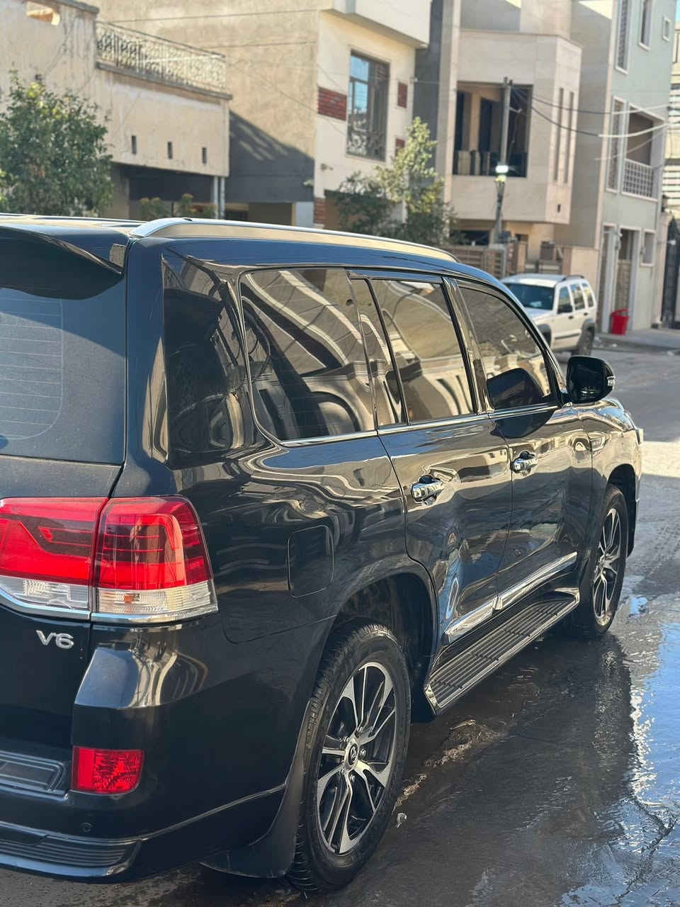 لاندكروز
21 
كراند تورك 
ماشيه 58 
رقم بغداد 
بارد ب جنطه فقط الباقي مكفول مكان سياره بغداد  السعر 550 وبيه مجال الاستفسار الاتصال عل رقم ***********
