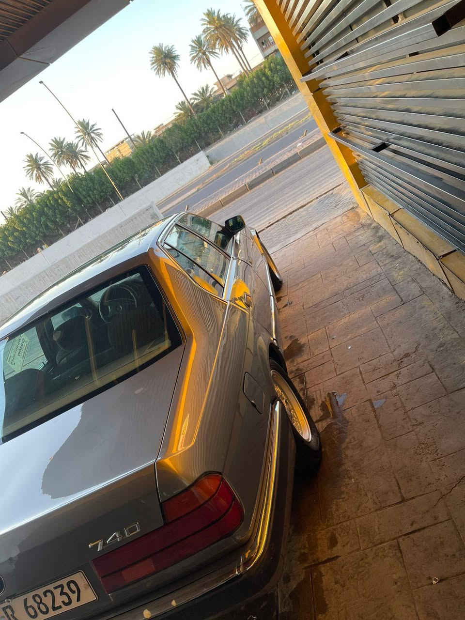 BMW 1996  740  V8
سياره عله وضع شركه 
تبريد شغال
دواخل نضيفه
مصبوغه جديد جماليه
محرك مناقصه شي
ترايك منا للبصرى
كير خير من الله
السعر 65 وبيه مجال
رقم موبايل *********** للستفسار
