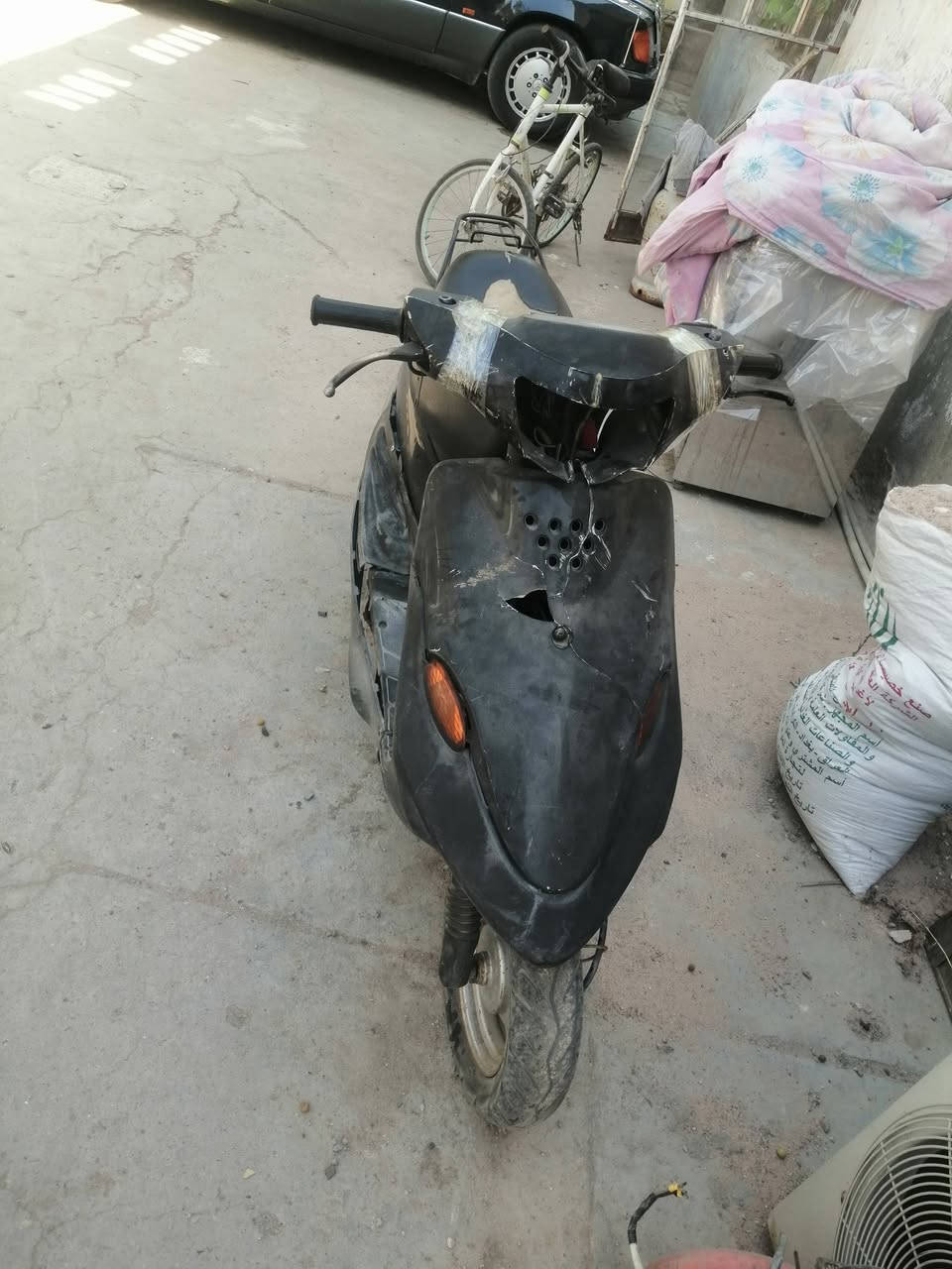 سلام عليكم شباب دراجه تسع ازروف  بدون أوراق توني مجفتهه بيهه شلعه ومعدل خير من الله نكره الدراجه ابيعهه كوم حديد ولله متوازي عله ييعتهه السعر ١٥٠ وييهه مجال بصيط المو شراي لايتصل ***********
