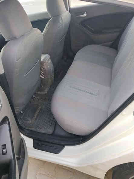 السلام عليكم
سيارة كيا سيراتو للبيع او الامراوس حسب القناعه 
سيراتو موديل 2013 شكل 2014 فول مواصفات عده البصمه مكفوله كفاله عامه عدا كارت صبغ فقط مواصفات السياره 
* فتحه 
* ويل كروم 
* اشاير بل مري 
* شاشه 
* كامره خلفيه 
* دواخل رصاصي 
* محرك 1600
* كير ومحرك على الشرط 

السعر 128 وبيها مجال بسيط 
رقم الهاتف ***********
