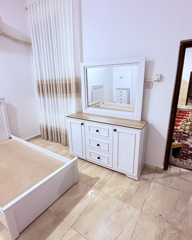 السلام عليكم 
اليوم عدنه هذا الموديل موديل تحفه وعليه تخفيض وكامله وجاهزه 

اشتغلتهه للزبونه
شغل درجه اولى 
 ما مستخدمه ولا يوم واحد 

سعرهه مليونين و600 
وحبت تغير الموديل 
نعرضهه الكم فقط بمليونين 
شغل درجه اولى 
وجاهزه وكامله 
شغلنا درجه اولى 
*********** 
صفاء النجار
