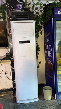 سبلت كنتوري  كري 2 طن استخدام شهرين  فقط جديد   بغداد الحريه 078176443...