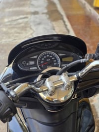 وبركاته  دراجة pcx الجيل الاول للبيع المحرك ما مفتوح والدراجة كلش نظيف...