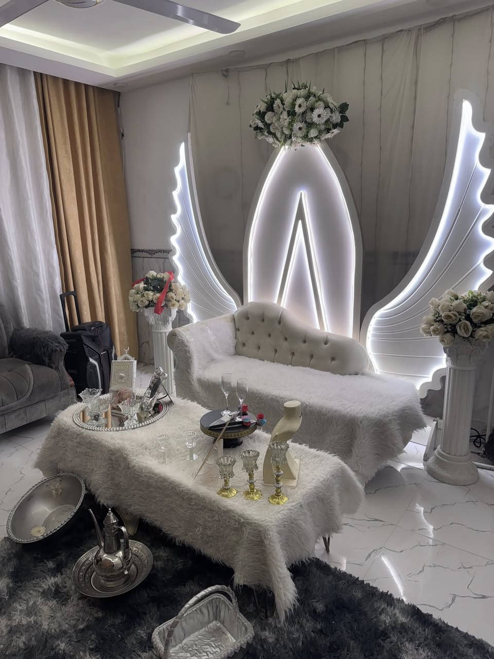 مكتب علاء الموسوي لتجهيز الكراسي والكوشات الأعراس وجادر المناسبات كافه *********** / ***********. 
يوجد لدينا توصيل كافه مناطق الدوره
