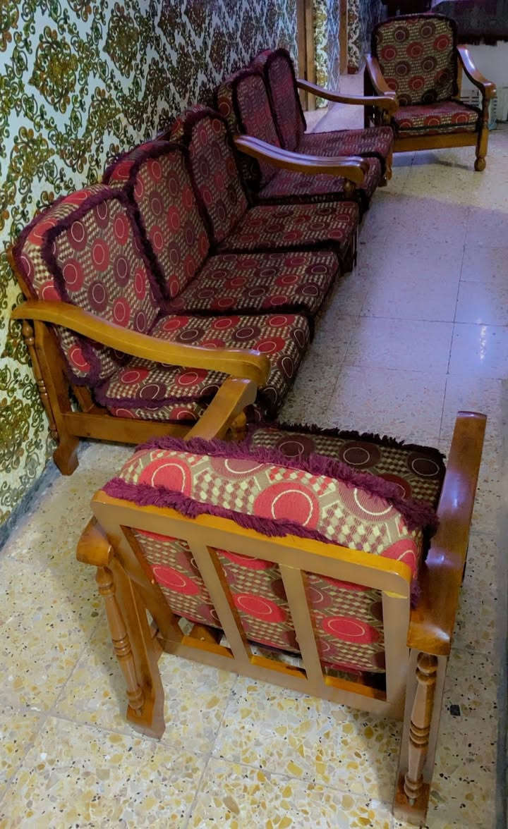 تخم قنفات اخوالجديد سبع مقاعد قنفتين وكراسي اثنين موديل كلاسيك رجل العوجيه دوشمه اسفنج مميز190المشتل توصيل بكروه


**إذا كنت صاحب هذا الإعلان وتريد حذفه لأي سبب، رجاءا أرسل رسالة إلى الدعم الفني**