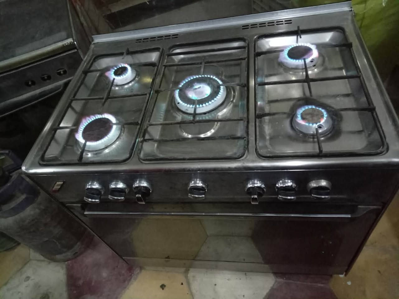 طباخ شرط عيون والفرن شغالات والجامة بي سعر 190 رميثة


**إذا كنت صاحب هذا الإعلان وتريد حذفه لأي سبب، رجاءا أرسل رسالة إلى الدعم الفني**