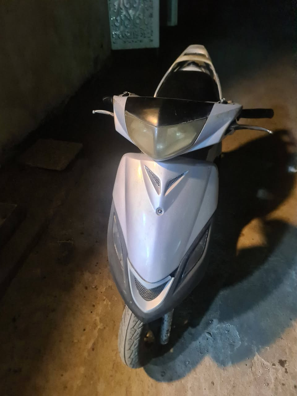 دراجه ماكس ١٤٠كامله حتى أوراقه سعره ٣٥٠ وبيه مجال مكاني بياع شرطه الرابعه وهاذا رقمي  ***********
