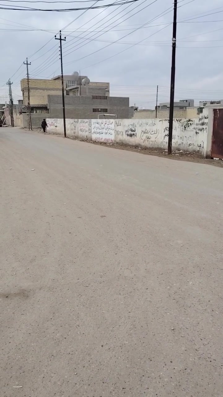 كاع ١٠٠ متر اللبيع بحي دجله خلف المعارض مال حي النصر طابو زراعي السعر ٢٣ الانتصال ***********
