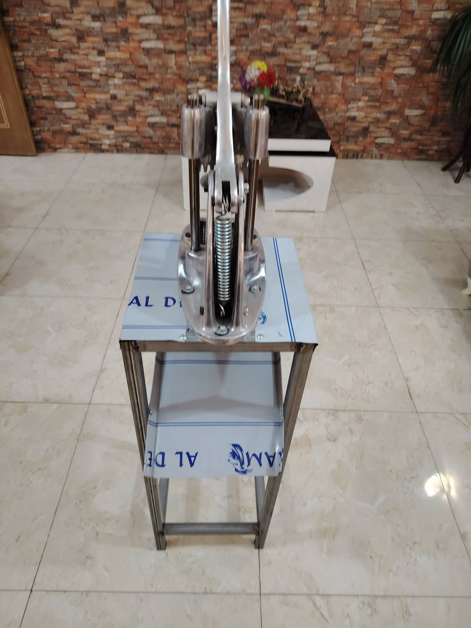 عندي طباخ وقطاعة فنگر للبيع سعر الطباخ ١٩٠ وبي مجال والقطاعة ب٨٠ جديدة غير مستعملة للاستفسار ***********
