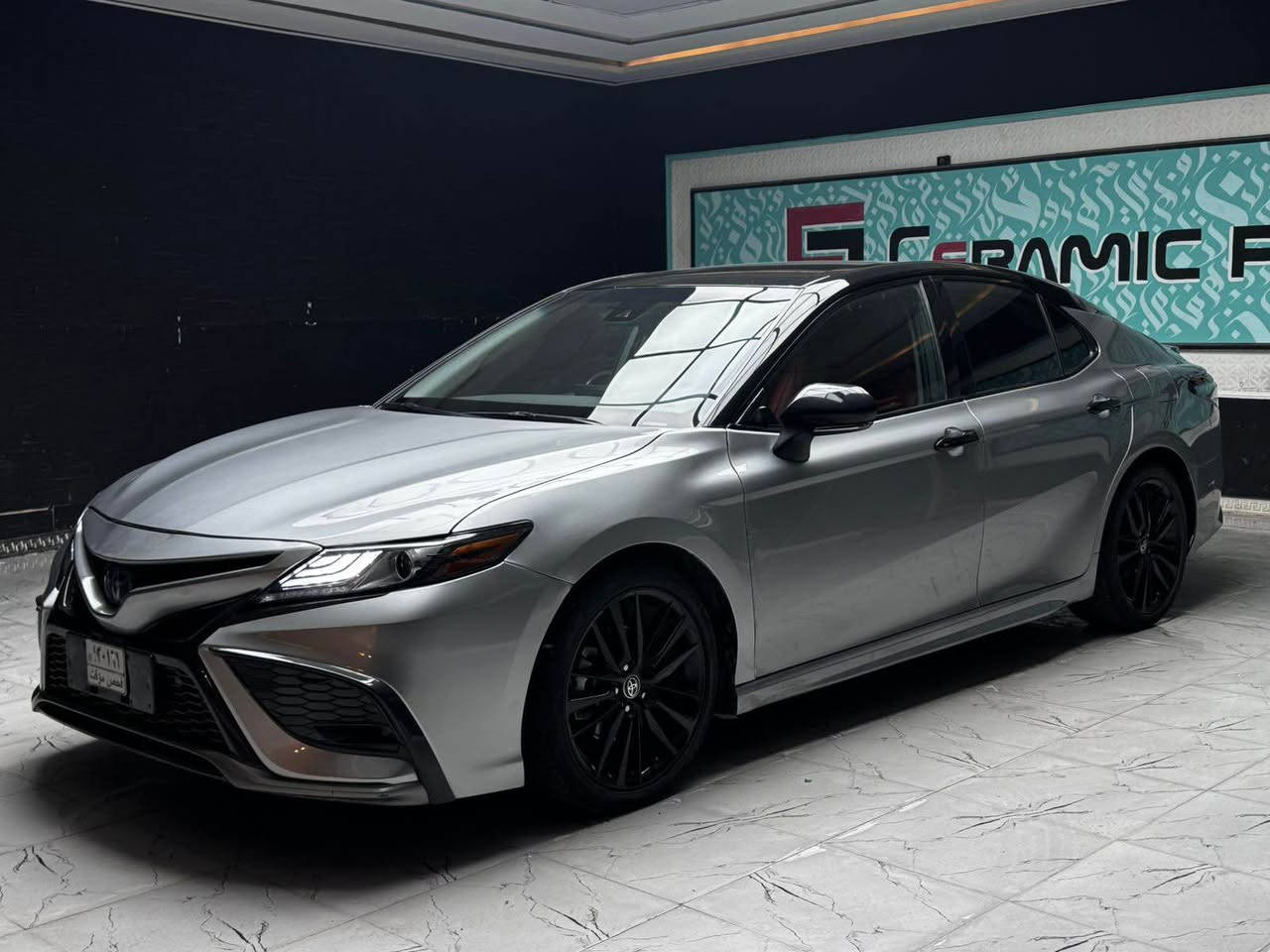 ٢٠٢٤ كامري هايبرد XSE  لون سلفر وقماره وتكم اسود فول بدون فتحة …  داخل احمر ماشيه ٣٨ الف ميل حادث امامي مصلح بامريكا بنيد وجاملغين … السياره ما بيه اي شي نقص وكلشي بيه شغال ولا كلوب بالدشبول يشتغل حتى الايرباك راجع سستم… سعر ٢٢٠ ورقه وبيه مجال بسيط
*********** كربلاء, العراق
