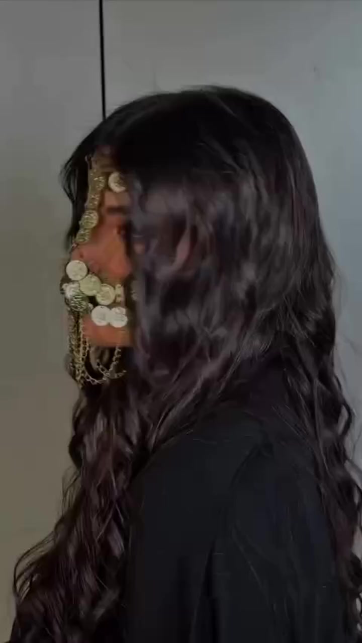 👑🔥 مو إكسسوار… هاي تاج ملوووك 🔥👑

لمعة ذهب تخطف الأبصار ✨
تفاصيل عملات تراثية تكتب اسمج بـ عنوان الفخامة 💛

إطلالة تخلي الكل يسأل:
منو هاي الملكة؟ 😌👑

إذا تحبين التميز… إذا تحبين الهيبة…
فهذا الاختيار إلك وبس 🔥✨

فخامة × أنوثة × حضور ما يتكرر 💛
مناسبة للأعراس 👰🏻‍♀️ وجلسات التصوير 📸 والسهرات الملكية ✨

ا


**إذا كنت صاحب هذا الإعلان وتريد حذفه لأي سبب، رجاءا أرسل رسالة إلى الدعم الفني**