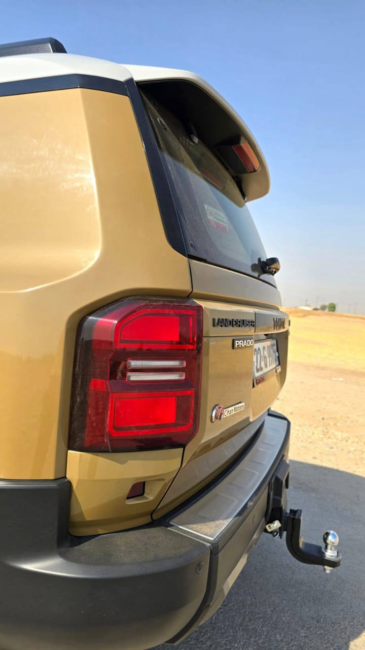 برادو 2024 ادفنجر 1/1
لونين (سقف ابيض وبدي خاكي)
اكرر اللونين واللون المميز 
بالشركة اغلى من لون واحد

ماشية 5 الاف فقط اخت الزيرو 
مكفولة كفالة عامة من شخط من رصعة ومن ترمل 
سيارة جديدة وجدا اقتصادية بالصرف 
 بس الجناية يعرفون بالعزم والثبات والانطلاقة اللي بيها🚀🚀

 
شرط التحويل شرط التحويل 
وكالة اعتذر 

للتذكير بمواصفات السيارة
لونين ( سقف ابيض وبدي خاكي)
كشنات تدفئة وتبريد الامامي والخلفي وتحكم امامي وخلفي بالتبريد 
دفلوك ونظام تعليق 
داتا شو 
اوامر صوتية بحيث شما تحجي يشتغل وينطفي حسب رغبتك😉🗣️ 
شحن لاسلكي 
تدفئة ستيرن
كامرات 360 
كامرات عدد 5
لايت امامي 3 عدسات تفاعلي 
دخول ذكي 
نظام قيادة متعدد
شفتات ستيرن
نظام الزحف 
نظام تنبيه من التصادم
اوتو هولد
هاند بريك دكمه
رادارات توقف امامي خلفي
رادار سرعة تفاعلي 
قيادة ذاتية تمشي لوحدها 
8 اير باك
حساس امامي خلفي 
ثلاجة وسطية
ويل 19 
باب خلفي شفط تحكم جهتين مع جام منفصل 
يعني تحب تفتح الباب او تفتح الجام
كشنات صف ثالث كهربائي
مساج مقعد السائق 
خزن مقعد السائق
وبعد بيها مواصفات ......

السعر 563 ورقة
للاستفسار اتصل :- ***********
