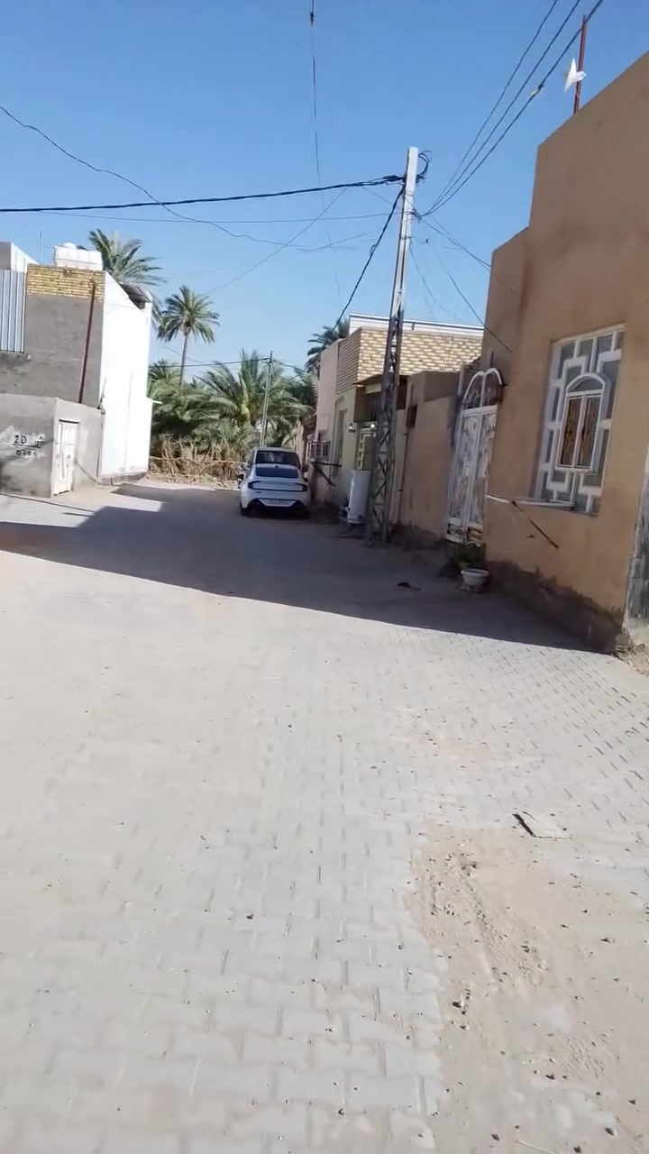 سلام عليكم عرصه للبيع ١٠٠متر مربعه ١٠في١٠ حي الكويت موقع كلش حلو شارع مقرنص ماي كهرباء الاتصال‏‪***********‬‏
