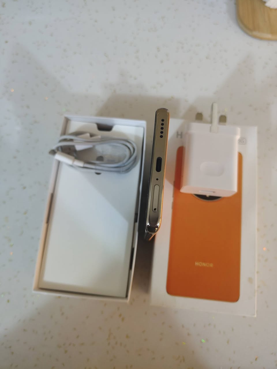 هونر  x9c 5G
عشوائية 12
ذاكرة 256
غراضه كاملة والاصلية 
شخط مابي مكفول 
استخدام اسبوع 
السعر 280 وبي مجال قليل 
مكاني نجف 
لا يوجد توصيل 
اتصال + واتساب 👈🏻 ***********
 اوخاص المازنجر
