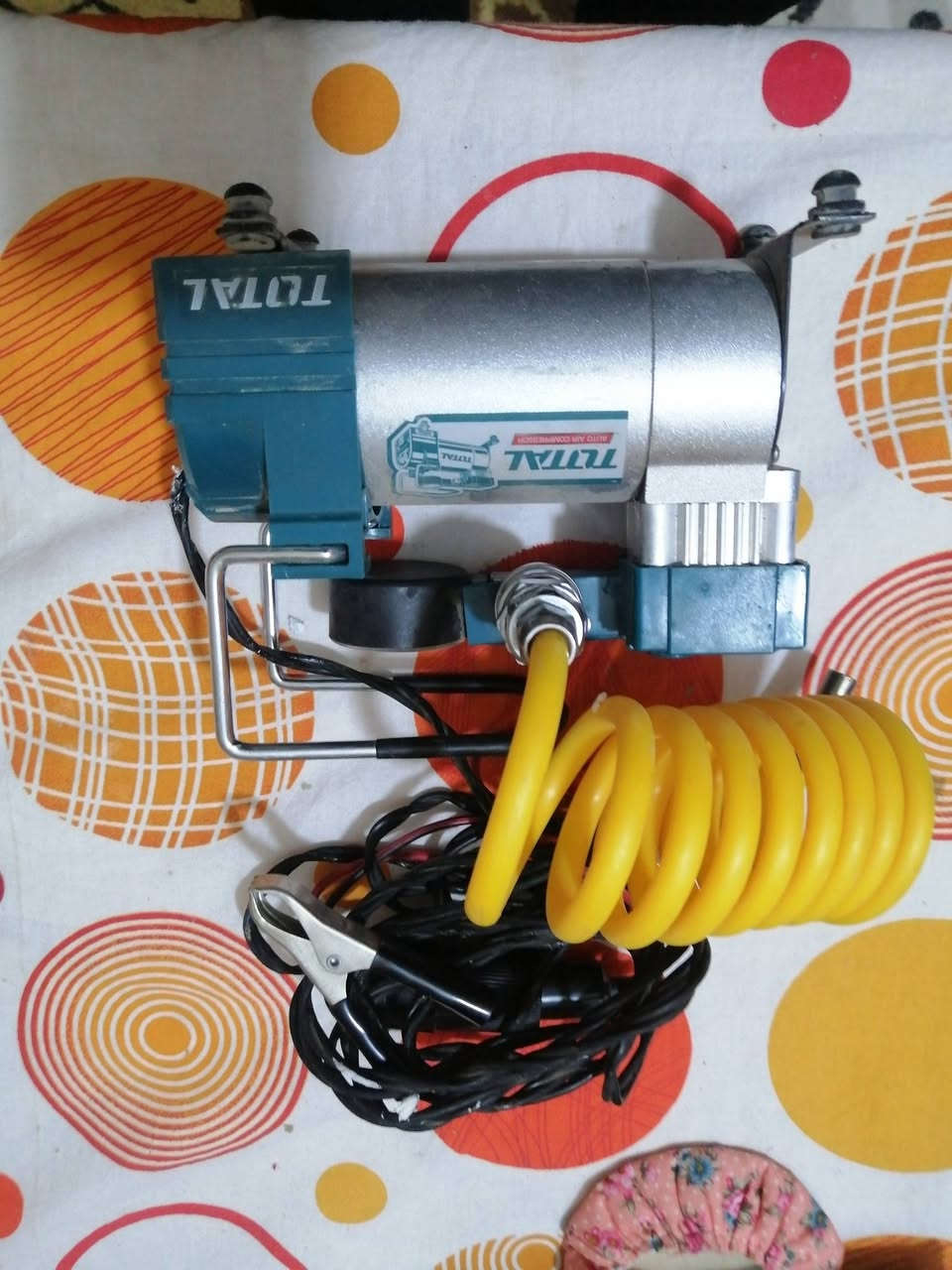 منفاخ تايرات... اصلي ماركة تاتول استخدام قليل شرط الفحص قفل ٢٥٠٠٠ الف ***********
