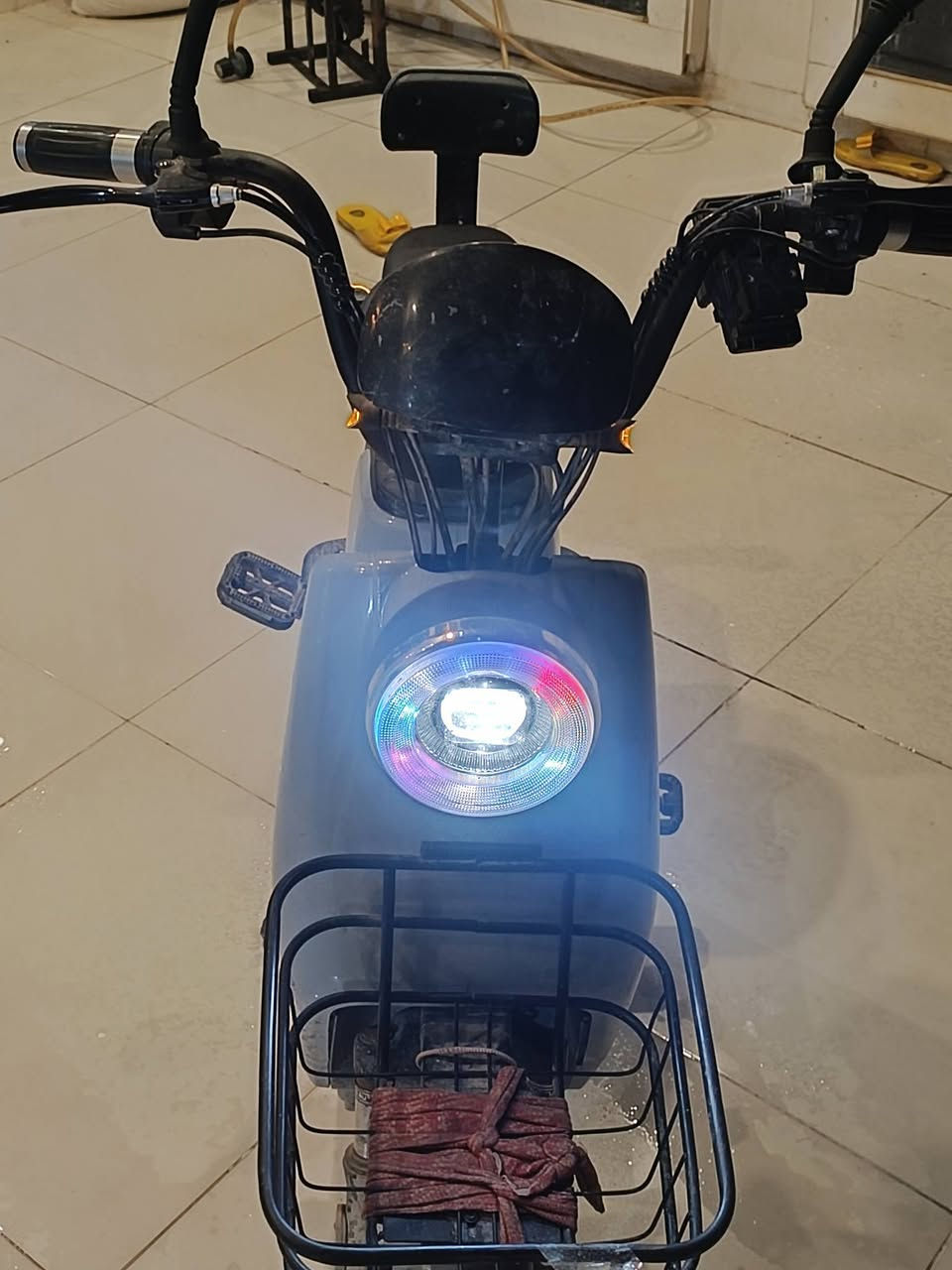 ماتۆر شەعن بۆ فرۆشتن کەم بەکار هاتو نرخی 300هەزار قوفل بۆپەیوەندی کردن ***********
