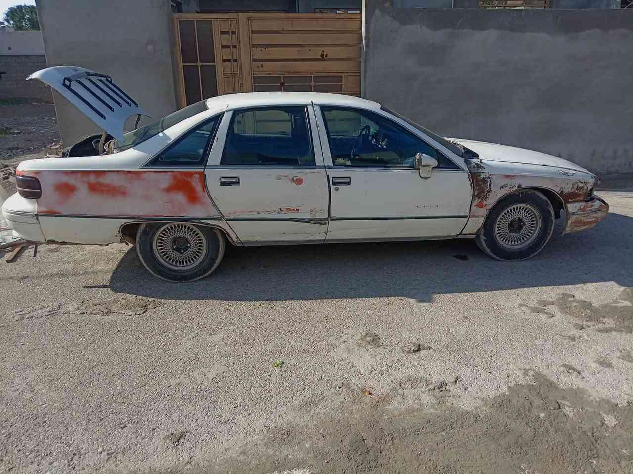 للبيع دولفين كابرس موديل ١٩٩٢ سياره كامله كير ومحرك وكهربائيات يرادلها بس صبغ السعر ٣٠ ورقه وبيها مجال سنويا ساقطه سنه ادخل خاص او اتصل على الرقم ***********
