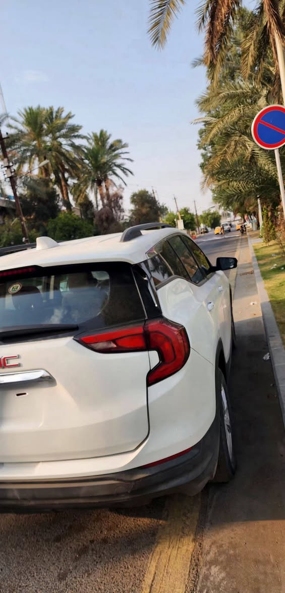 GMC تيران 2020 SLE
رقم القديم ومكان بغداد هـ / ***********
ماشيه قريب 45 الف كيلومتر قابل لزياده
للبيع او مراوس سعر 153 وبي مجال للشراي 
مواصفات 
> مكينه اربع سلندر 1500 توربو تو ويل 
> تشغيل عن بعد 
> رادار تحديد مسار ومانع تصادم
>  هاند بريك بصمه 
> نزول منحدر ومساعد صعود 
> 5 بصمات كل الابواب
> كير 9 نمر دكم مثل يوكن
> كرسي سايق كهربائي 
> تدفئه كراسي الاماميه 
> نظام قيادة عادي وثلج 

بيها نقوصات بسيطه بس ما مفترغ
