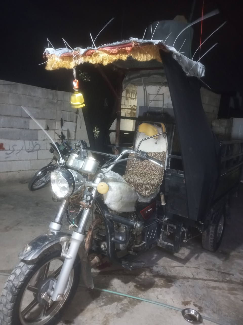 سلام عليكم للبيع فحل عالي شاخوان مديل 17محرك 17 بلادي شرط نشاط فول كهربيات كلها شغاله
سلف شغال هندر تايرات جددد سايد بريك شغال ستوته ما عايزها شي السعر خاص/***********
