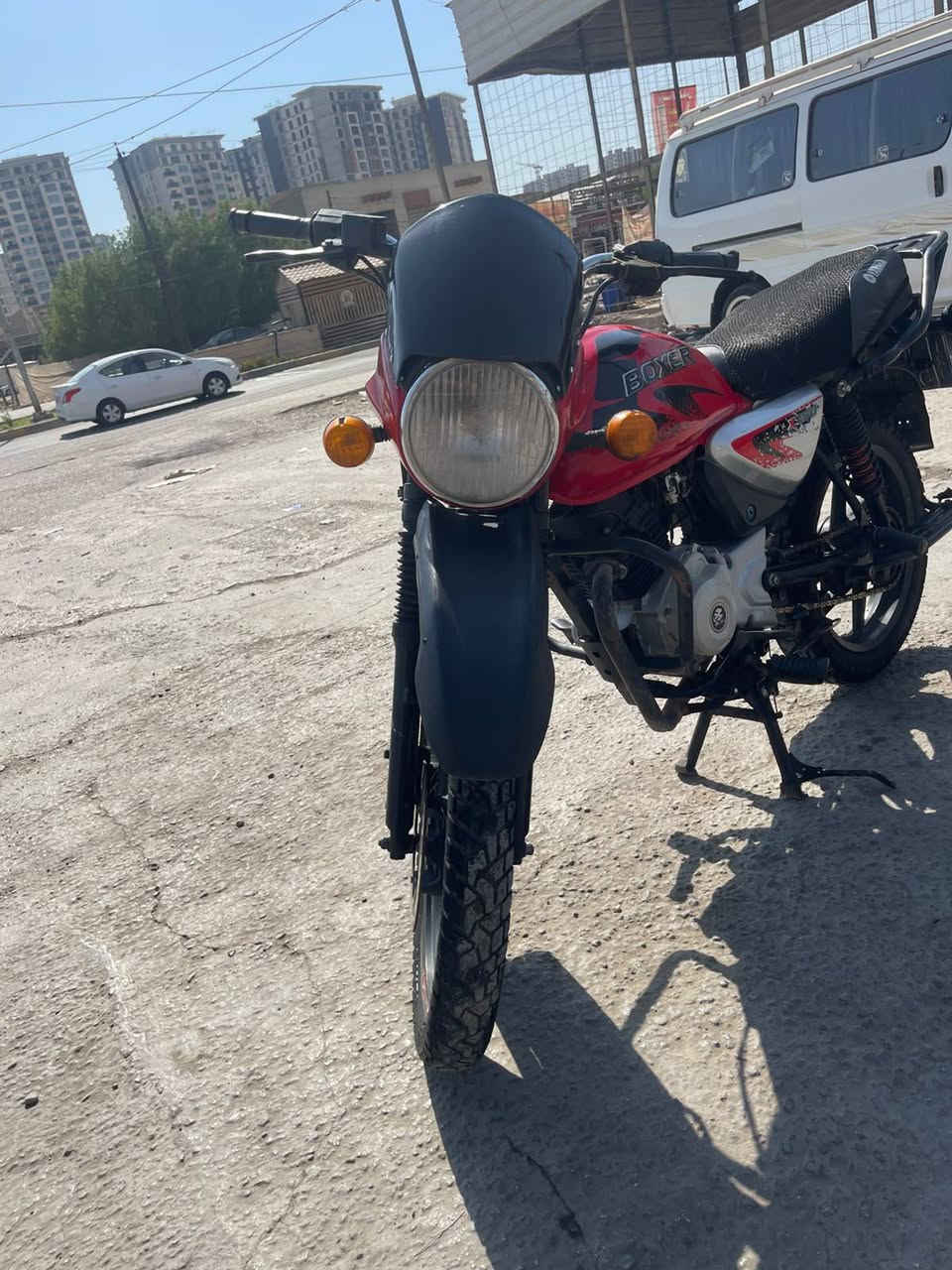 وكسر 23 رقم بغداد انكليزي الدراجه كلشي شغال سلف هندر كهربيات تايرات جديدة طستها ناعمة الدراجه كامله وبوجهك للشارع السعر 2075مليونين و75بيه مجال مكاني البياع او حي الجهاد رقمي ***********
