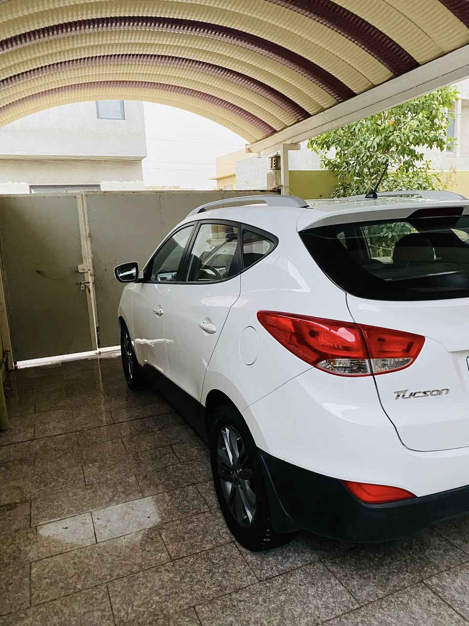 للبيع 
توسان ٢٠١٥ خليجي 
ماشية ٣٨ حقيقي 
بيهة بارد بسيط في باب السائق 
مكفولة من الصبغ
رقم بابل إنكليزي 
مكاني حلة مركز
السعر ١٦٨ وبيهة مجال
للاستفسار 
***********
***********
