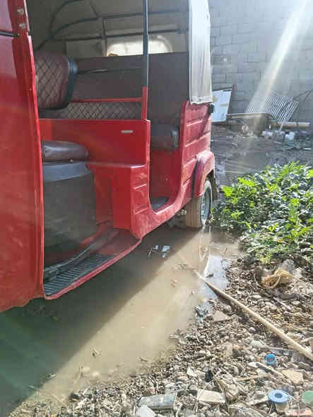 السلام عليكم تكتك للبيع ٢٠١٨ شهر الخامس تكتك نظيفه خير من الله جاهزه اي نقص ما بيها  كهربائيات شغاله تخم تاير جديد رقم وسنويه مكان الزعفرانيه شراي خابر بخدمتكم***********
