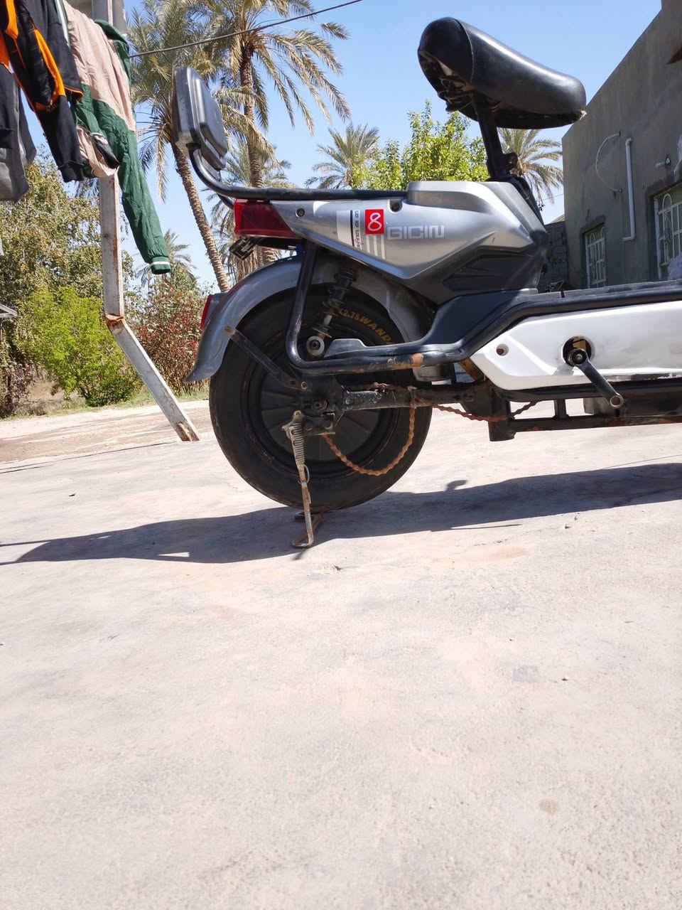 السلام عليكم بايسكل للبيع شحن حق الرياضي سعر 450 شغال كل شي ما ابي اي نقوص عقل رياضي مكاني محاويل شارع ابو الطياره في البالون ***********
