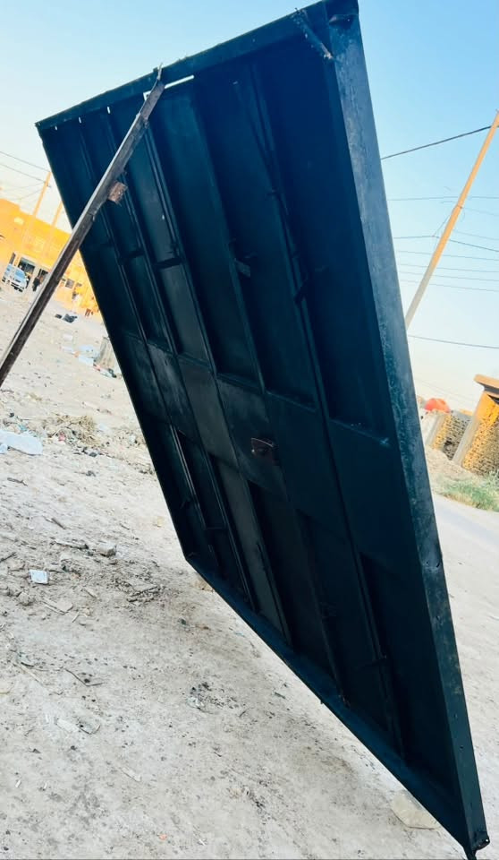 باب محل دفتري 6 أبواب عرض 2ونص ارتفاع 3
حديد ثقل سعره 250 مع المجال 
المكآن شافعيه 

***********
