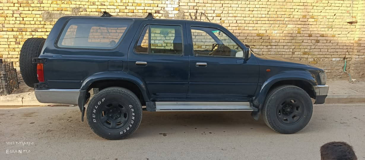 تيوتا لاندكروزر موديل 92 السيارة جاهزة من كلشي نقص بس تبريد كير ومكينه مكفولات المكينه فيفتي 3000  تخم تاير شاده قبل اربع ايام   سنويه بسمي  نافذة لقاية 31 تحويل  ثاني يوم داخله هزه قبل شهر العنوان واسط مركز المدينة السعر 40 وبي مجال حق الجيه للاستفسار الاتصال ***********
