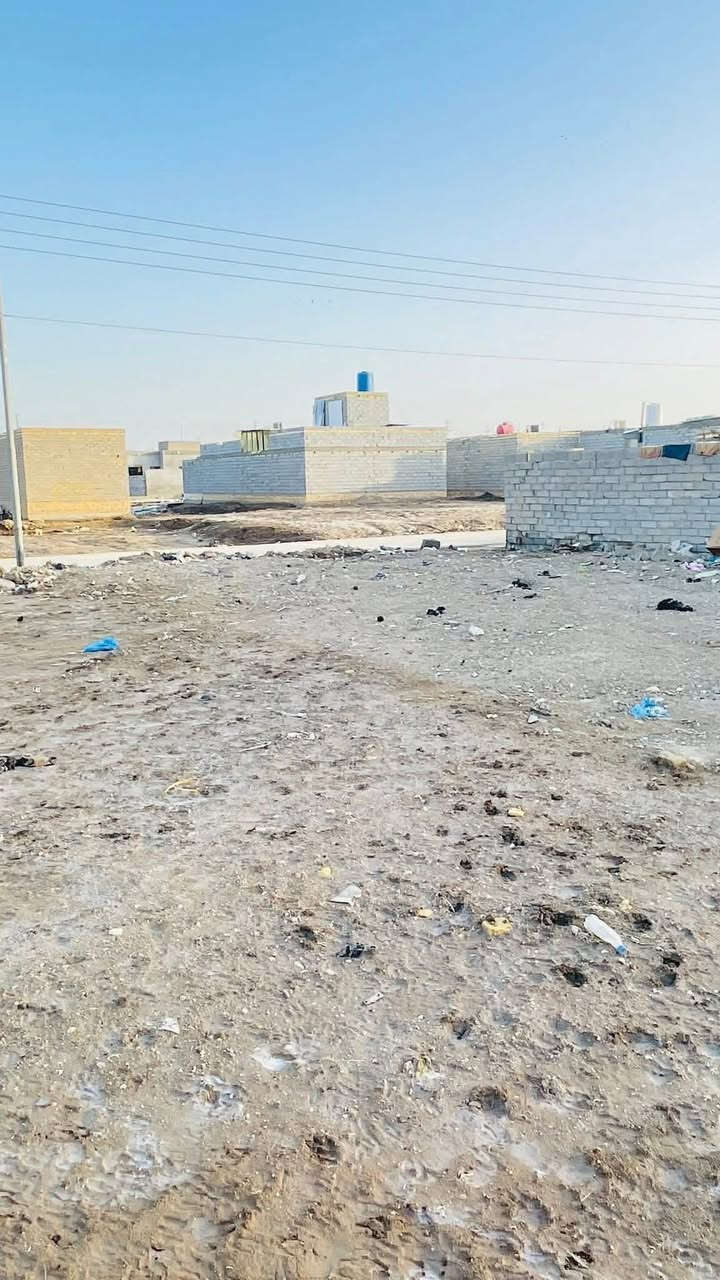 قطعه زراعي للبيع
مساحه 100 متر 

حي الجوادين شارع لامام الصادق التبليط 

مدفونه ومحدوله وجاهزه للبناء 

كافه لخدمات كهرباء ماي مجاري تبليط بالباب برج انترنيت فوكك 

السعر جدا مناسب 

6 ونص وبيه مجال للشراي 

لاستفسار والتواصل خاص او على لارقام التاليه 

ابو زهراء ***********

ابو امير ***********

نستقبل كافه العروض الطابو والزراعي بيع وشراء في جميع مناطق سوك الشيوخ في مكتبنا الكائن في حي الجوادين شارع عبد العالي وأسواق ريان سنتر
