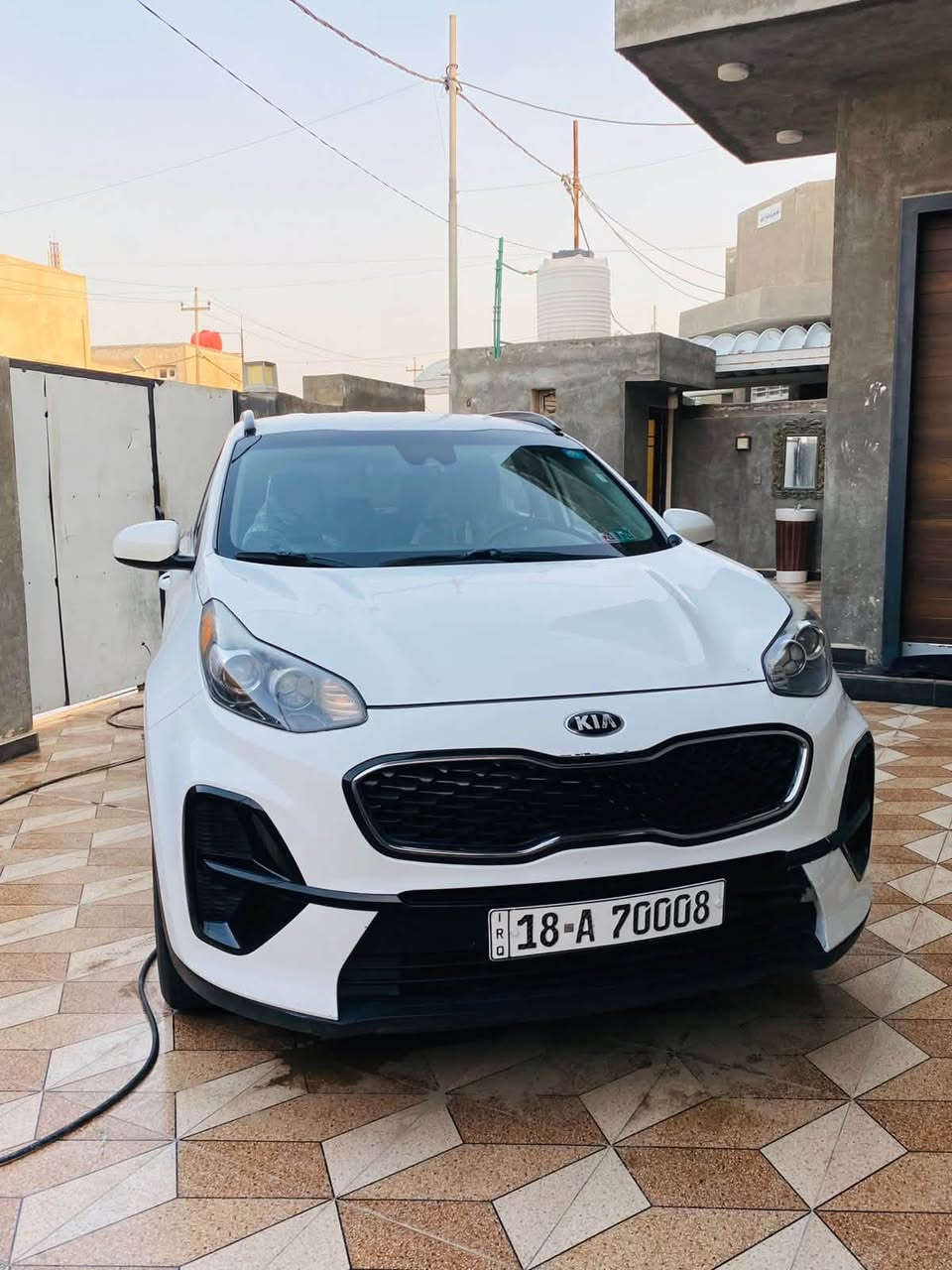 سبورتج 2020 وارد امريكي سياره جديده بدون قطرة صبغ بس شويه بارد بالجاملغ الامامي والسونار موجود 
*********** ماشيه السياره 80
