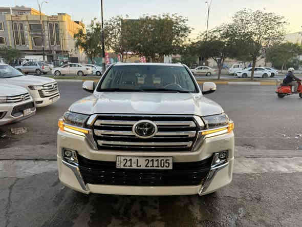 لاندكروزر Gxr محرك 6 سلندر  وايت ايدشن باب اول موديل2017 ماشي 135 الف مكفولة كفالة عامة من دعامية للدعامية رقم موبايل *********** سعر عل خاص
