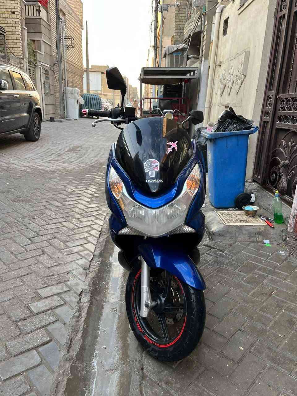 السلام عليكم.. دراجة psx الجيل الاول يابني دراجه مكفولة كفاله عامة من الاخير المكينة ما مفتوحة الكهرابيئات شغالة حساسات شغاله جيب فيترك وافحص وان شاء الله ما تفشلك ولا تفشلني لان مال حلال واوراق الدراجة موجودة ومكفولة من السرقة السعر مليون وستمية وبيها مجال حك الجية
ملاحضة مستعجل على البيع بسبب ضرف معين الدراجه ماشية ٦٠
المكان بغداد مدينه الصدر  
للاتصال ***********
