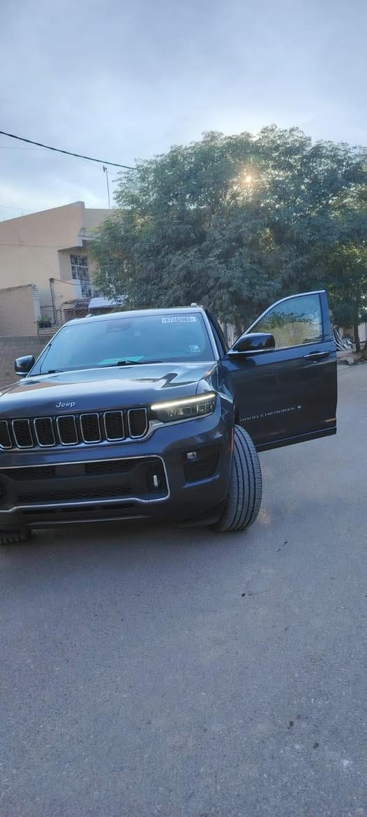 جيب أوفرلاند 2022 فول مواصفات عدى الجكات   دخول جديد. قبل اسبوعين  كتاب ضباط  السياره  (كلين  )
1. رادارات امامية وخلفية وجانبية
2.لد نهاري + كشاف ضباب + لايت زنون 
3. مستشعر بصمة عن بعد 4أمتار
4. أربع أبواب بصمة + مستشعر لليد دخول ذكي للفتح 
5.باب الجنطة مستشعر يد + بصمة تقفيل + مستشعر للرجل بلتمرير لفتح وغلق الباب 
6.مري جانبية  كهربائية قابلة للطي + اشاير بلمري + هيتر + رادار
7. كشنات أمامية تدفئة + تبريد + مساج اربع وضعيات + خزن ميموري 
8. ستيرن كهرباء  تدفئه + تبريد 
9.تنبيه الخروج عن المسار كروز تثبيت سرعة رادار مانع تصادم 
10. أنارة داخلية بلكامل LED
11. اناره مخفية متغيرة الالوان 
12.بانوراما 
13. 5 راكب 
14. انضمة قيادة أيكو + سبورت مانع أنزلاق اي بي اس  ونضام الاوتو هولد
15.نضام السماعات من افضل الانضمة  ماكنتوش متكون من 12 سماعة 
16. بصمة تشغيل عن بعد وفتح وغلق الجنطة   + مستشعر  القدم 
18. تبريد امامي وخلفي منفصل 
19.نضام أوتو لايت للزنون 
20. شاشة دشبول الكترونية بلكامل 
21. جميع تفاصيل ألسيارة موجودة على الشاشه الوسطية ...
22. سبير الشركه مانازل  ⁠
23. ⁠يعني السياره اوفر لاند.  فول  الفول
 
 (ملاحظة رقمها واسط شبه مميز  مواليد ١٩٧٢  
يعني (  81972 29A . ) 
( ثها ضرر داخلي. شاشه داخليه.   فقط )

 السعر 36,500 $  دولار  
 
رقم  الهاتف و الواتساب  ***********

مكان السيارة بغداد /  الكاظميه
