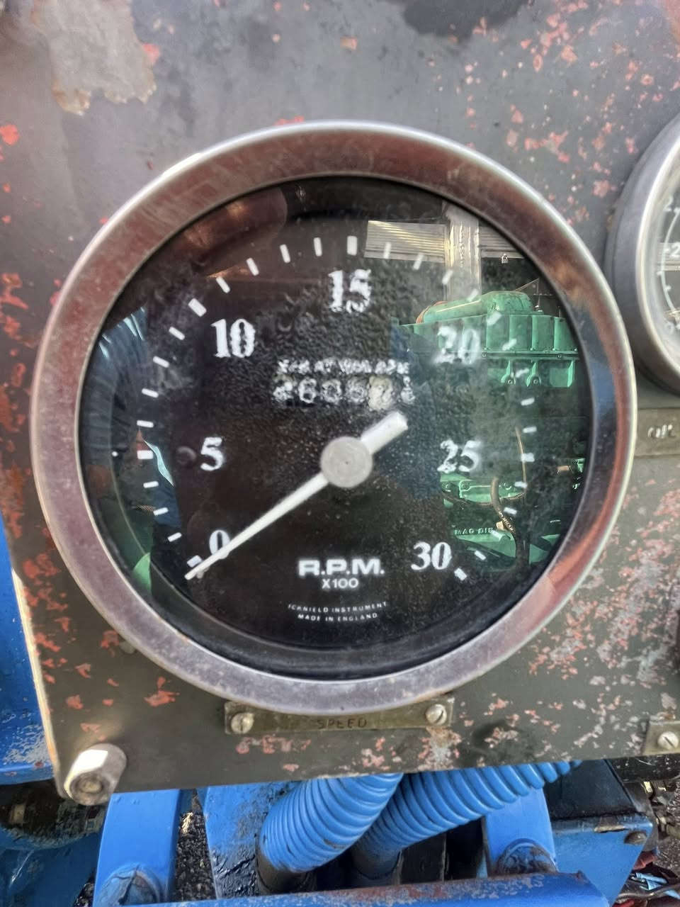 بيركنز 3012
سيت بلاد اوربي
  توليد أف جي 800 كيفي 
دبل سوبر
شاشة حماية
عداد ساعه 2 الاف ساعه
عنوان فرع الأول ديالى خانقين 
هاتف ***********
***********
